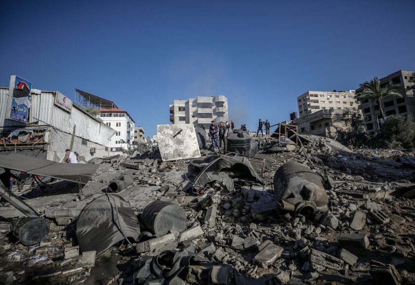 160 израелски самолета, танкове и оръдия засипаха с огън ивицата