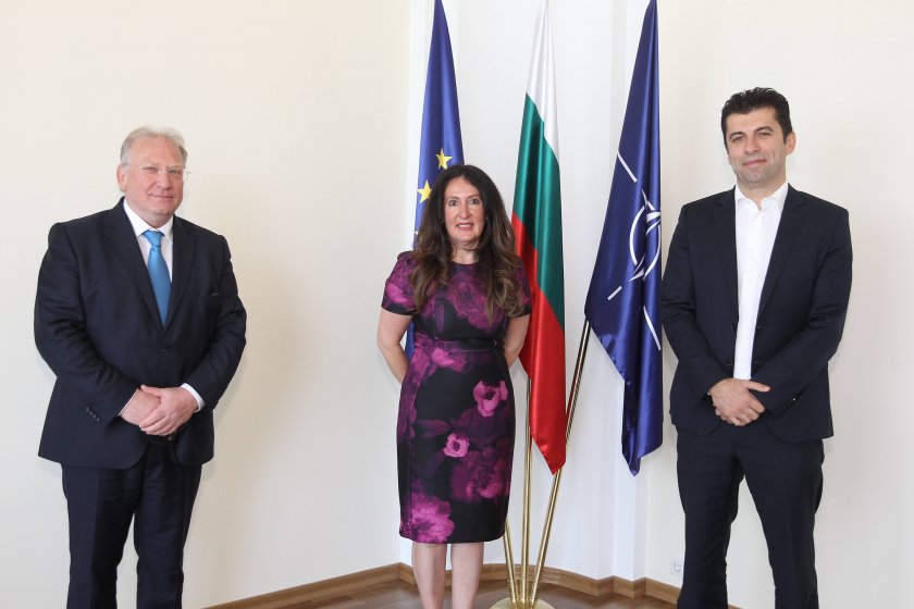 посланик херо мустафа обсъди три морета министрите икономиката външните работи