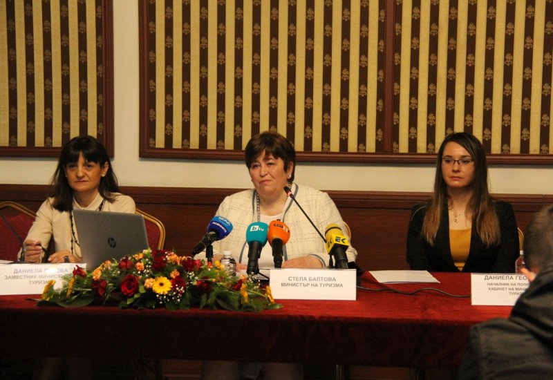 Втори летен сезон в условия на Ковид - какво лято