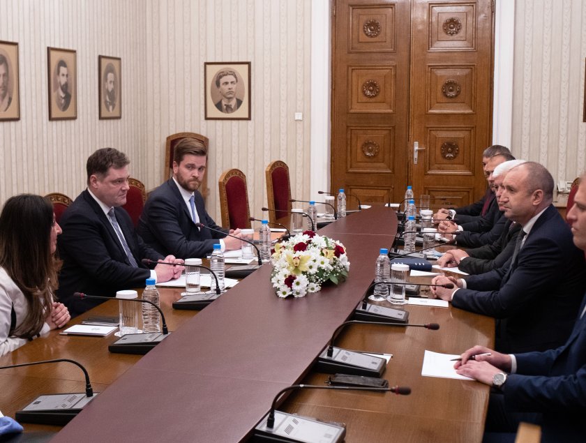 Президентът Румен Радев се срещна с Пол Ахърн - първи