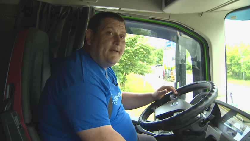 100 български шофьори на тирове ще могат да четат книга,