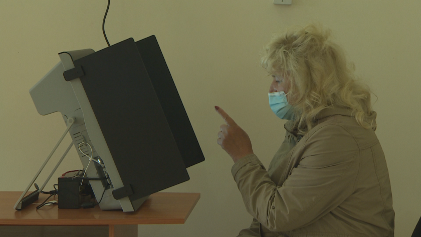 Трети експеримент с машинно гласуване проведе Централната избирателна комисия в