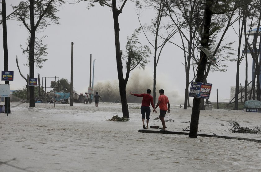 Евакуираха над 1 милион души заради циклона Яас в Индия