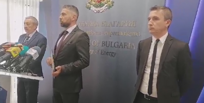 БЕХ е в дългова спирала. Това заяви на брифинг служебният