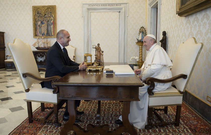 аудиенцията президента радев папа франциск снимки