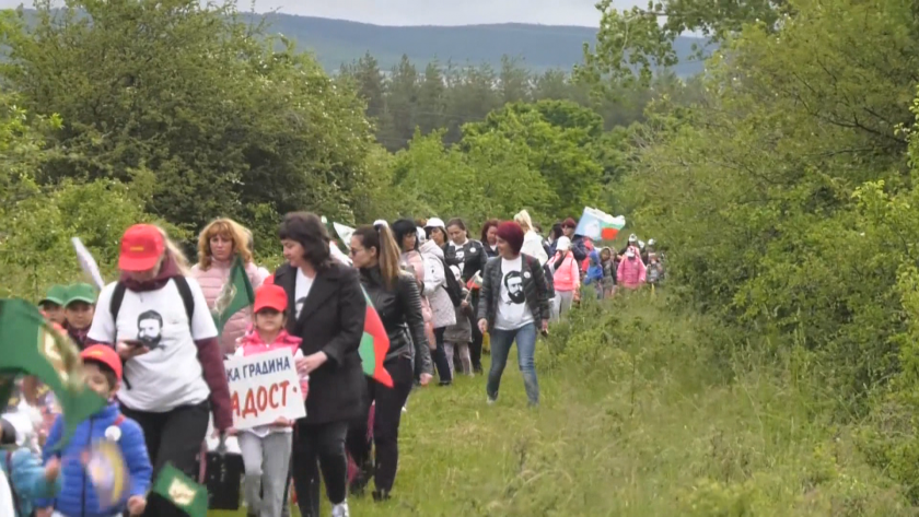 Над 200 деца преминаха по стъпките на Христо Ботев и