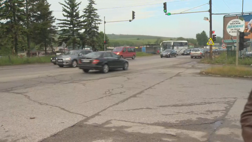 Заради ремонта на пътя за София през Владая, в пернишкото