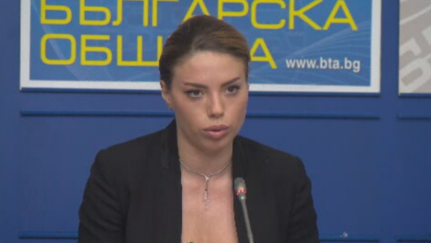 Анелия Дулева, член на Атака и репортер на телевизия Алфа