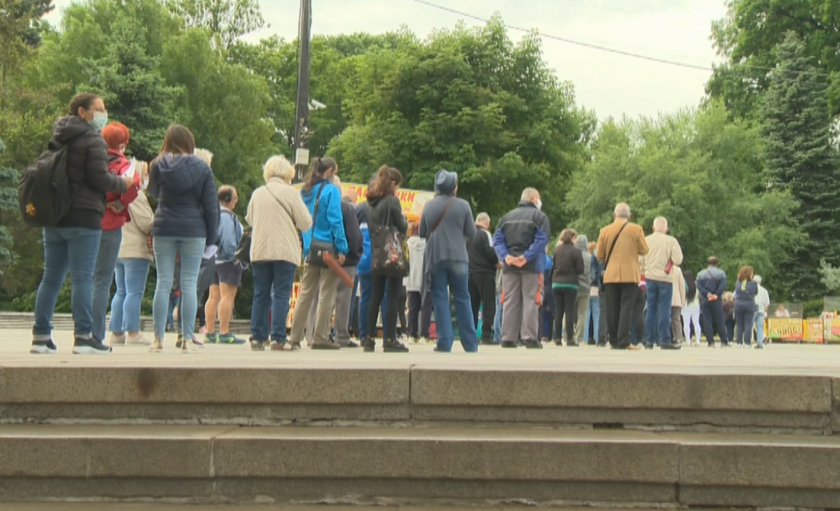 Над 1100 души се ваксинираха през почивните дни в парковете в София