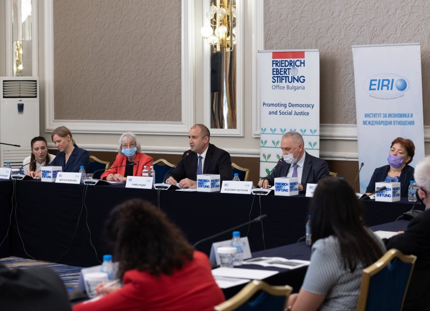 Развитието на транспортната, енергийната и дигитална свързаност е в основата