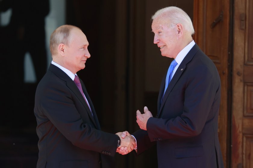 Какви подаръци си размениха Байдън и Путин?