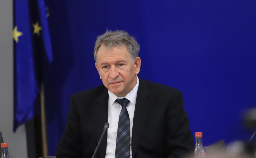 Министърът на здравеопазването д-р Стойчо Кацаров дава брифинг в министерството.Той