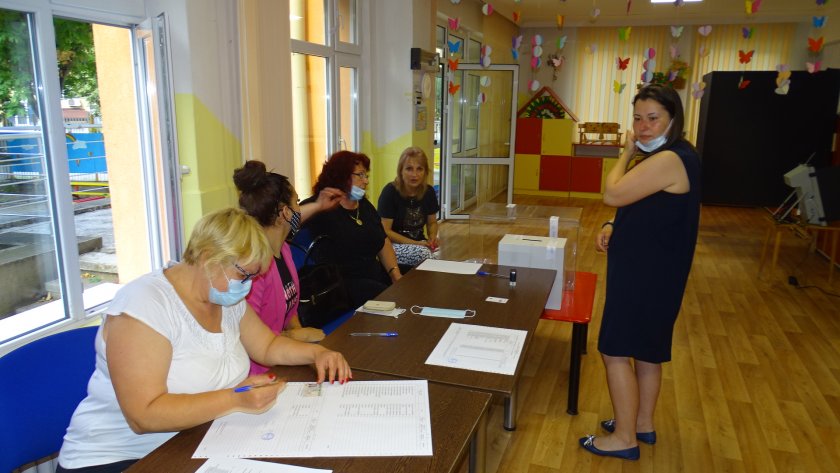 3,38% е избирателната активност в Благоевград към 10 часа на
