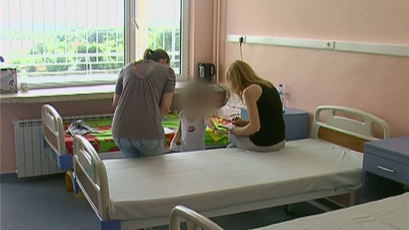 Детското отделение в русенската болница Канев е препълнено. Надвишен е