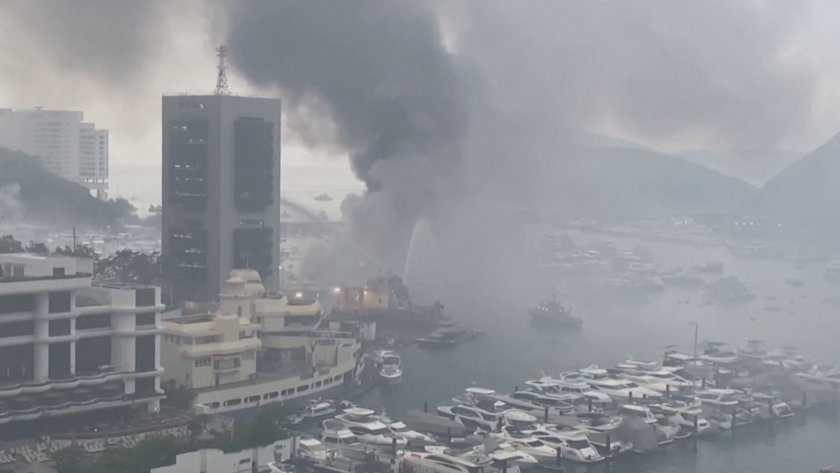 голям пожар избухна яхтено пристанище хонконг