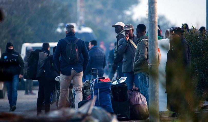 гърция изпраща 1000 бежанци португалия