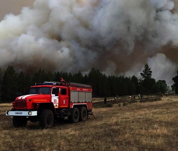 Мащабни горски пожари обхванаха руската Челябинска област. Пострадали са най-малко