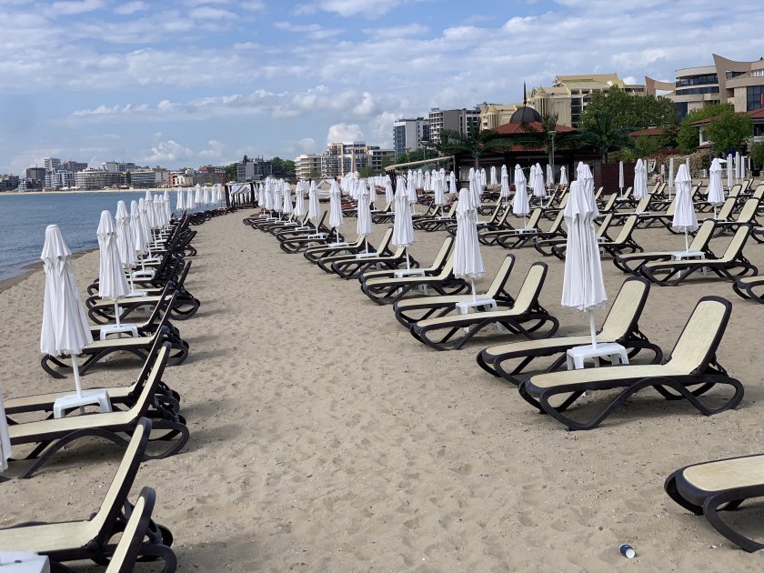 След старта на отпускарския сезон, курортите по българското Черноморие вече