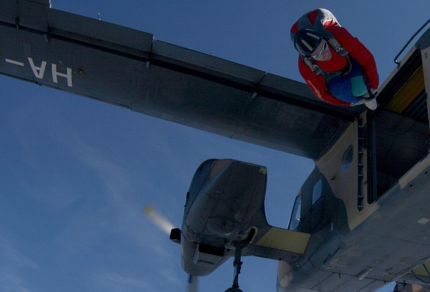 В района на шведския град Еребро се е разбил самолет