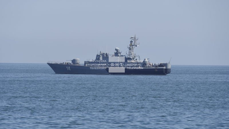 военни кораби издирват изчезналия черно море миг снимки