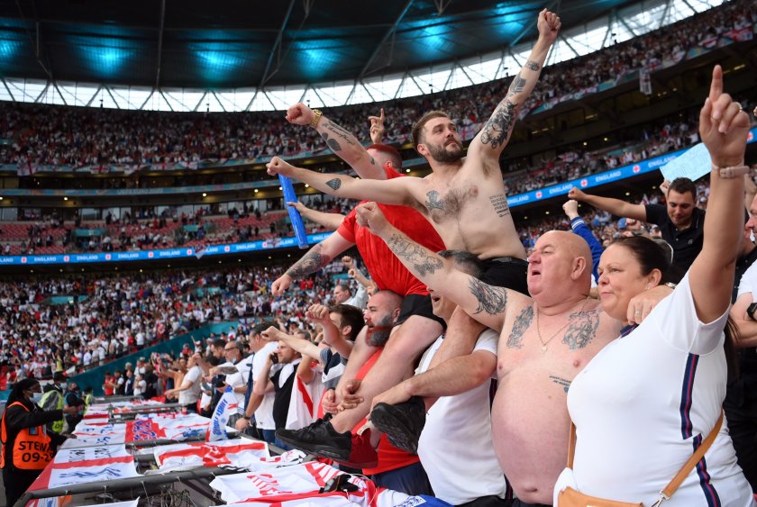 английските фенове поискаха преиграване финала евро 2020