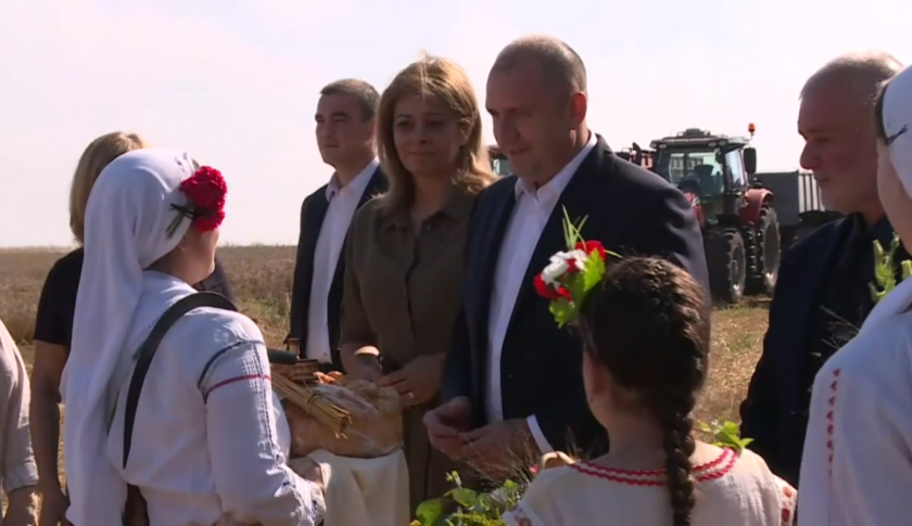 Днес президентът Румен Радев е на посещение в Силистра, където