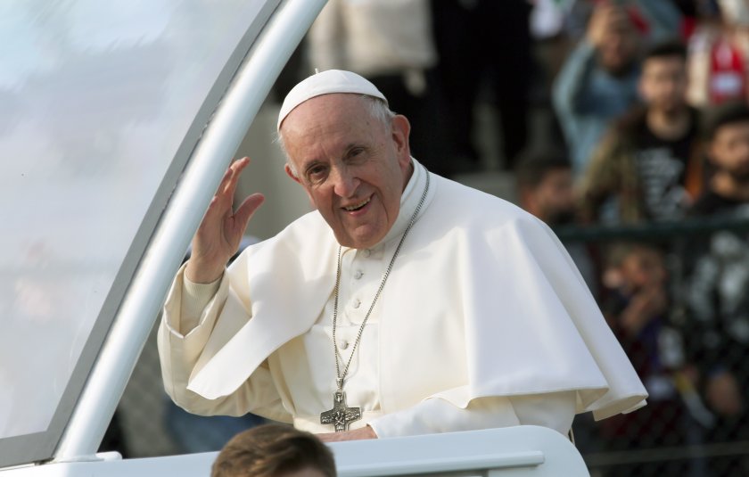 папа франциск отслужи голямата меса ирак снимки