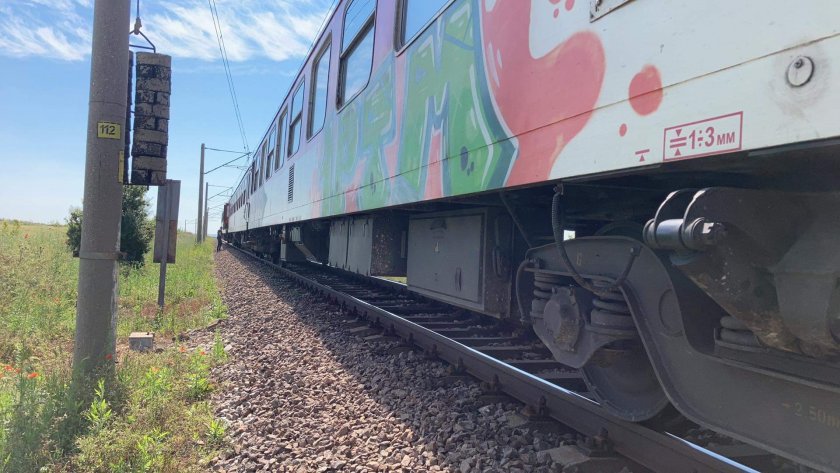 авария спря влака бургас софия пътниците блокирани