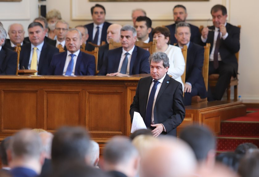 Формулата на властта: Президентът свиква консултации, ИТН започва преговори за кабинет (ОБЗОР)