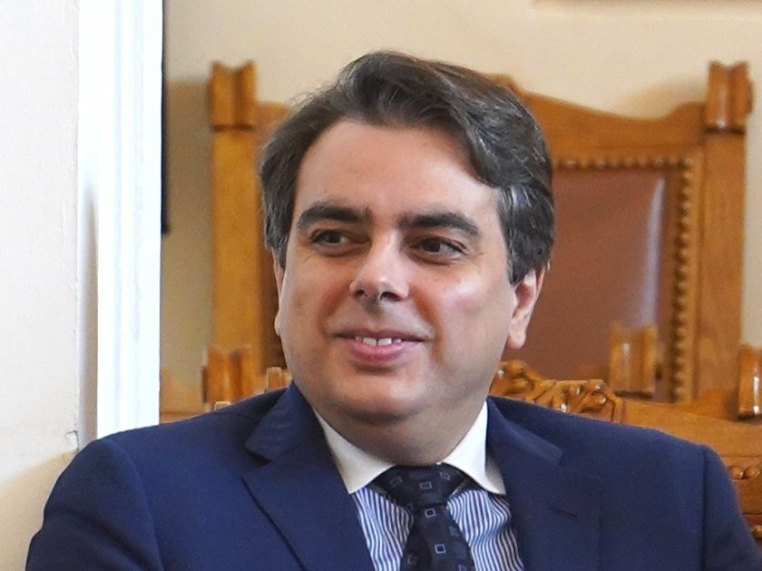 Служебният министър на финансите Асен Василев отговори на Тошко Йорданов,
