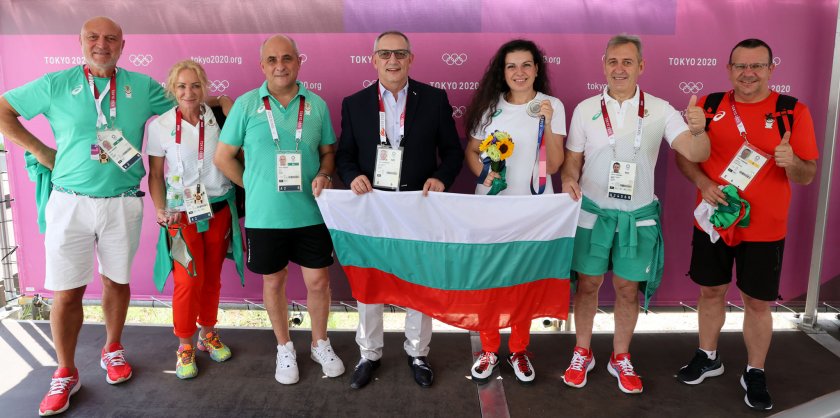 министър кузманов аплодира живо големия успех антоанета костадинова олимпийските игри токио