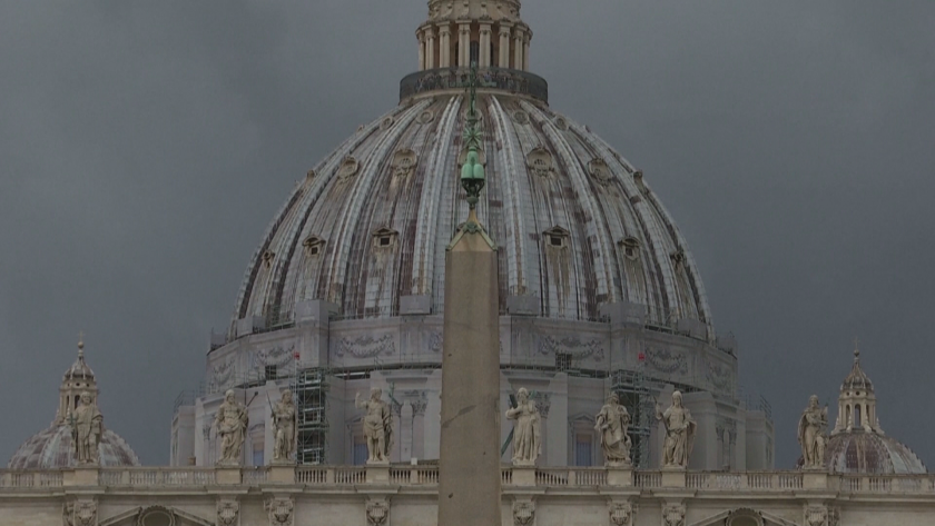 В импровизирана съдебна зала във Ватиканските музеи започва скандален процес