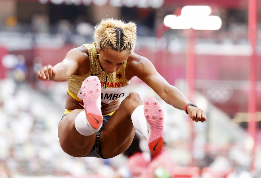 последният шампионски скок донесе златото малайка михамбо