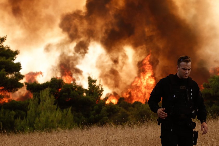 Δεκάδες πυρκαγιές σβήνονται στην Τουρκία και την Ελλάδα – σε όλο τον κόσμο και στη χώρα μας