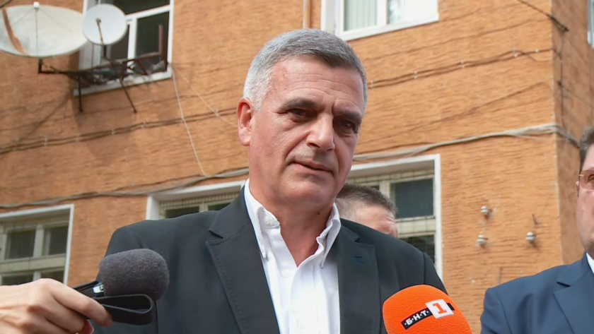 Премиерът Стефан Янев призова да не се бърза с прогнозите