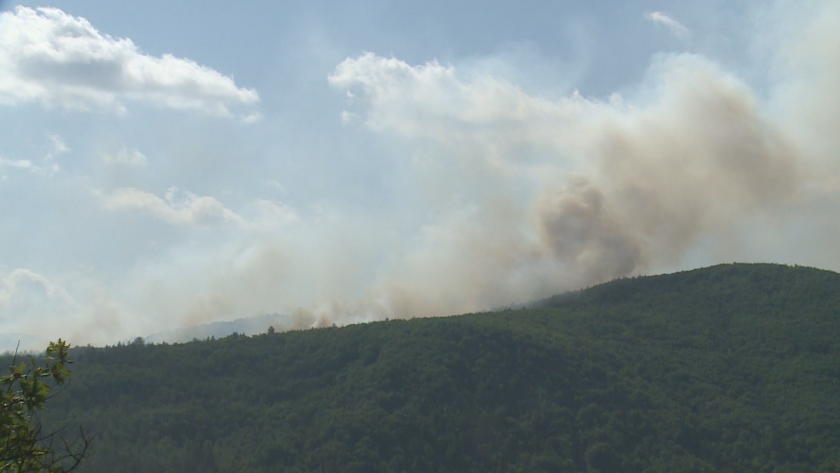 Пети ден продължава огнената стихия в Република Северна Македония. Пожарът,