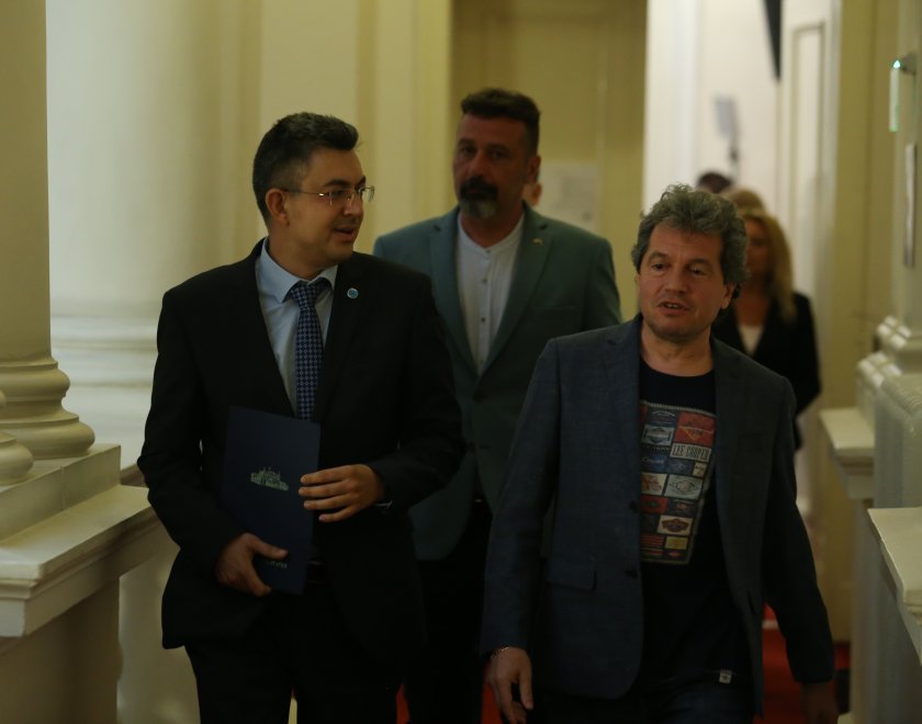 Пламен Николов представи проектокабинета на ИТН