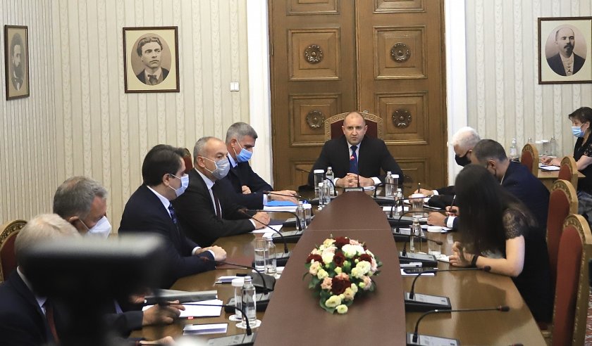 Президентът Румен Радев провежда работна среща, посветена на състоянието и