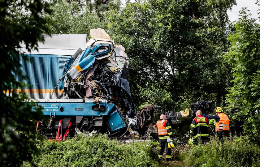 мвнр данни пострадали българи влаковата катастрофа чехия