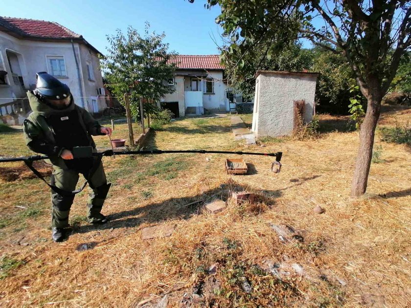 военни обезвредиха невзривени боеприпаси село къшин