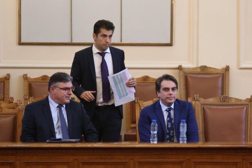 кирил петков депутатите актуализират бюджета занимават гражданството
