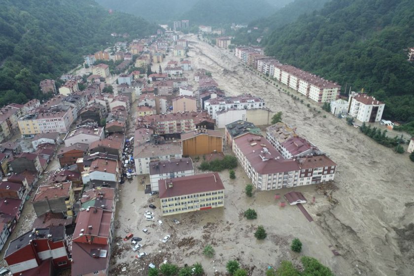 31 са вече жертвите на наводненията в Турция - няма данни за пострадали българи