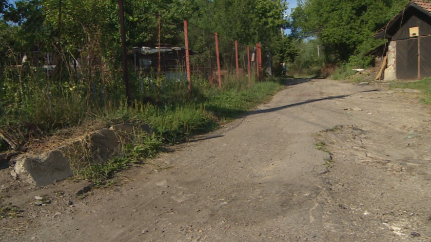 Докъде стигна ремонтът на улица в кв. "Стара Тева" в Перник