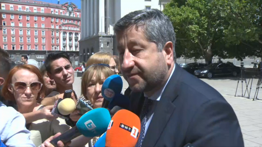 Информацията която изискваме от Иван Гешев представлява обществен интерес и