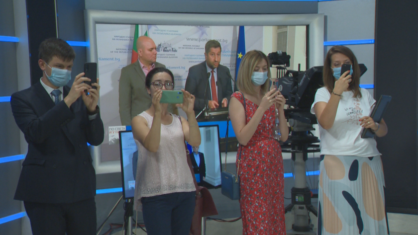 Представители на молдовски електронни медии посетиха Българската национална телевизия в