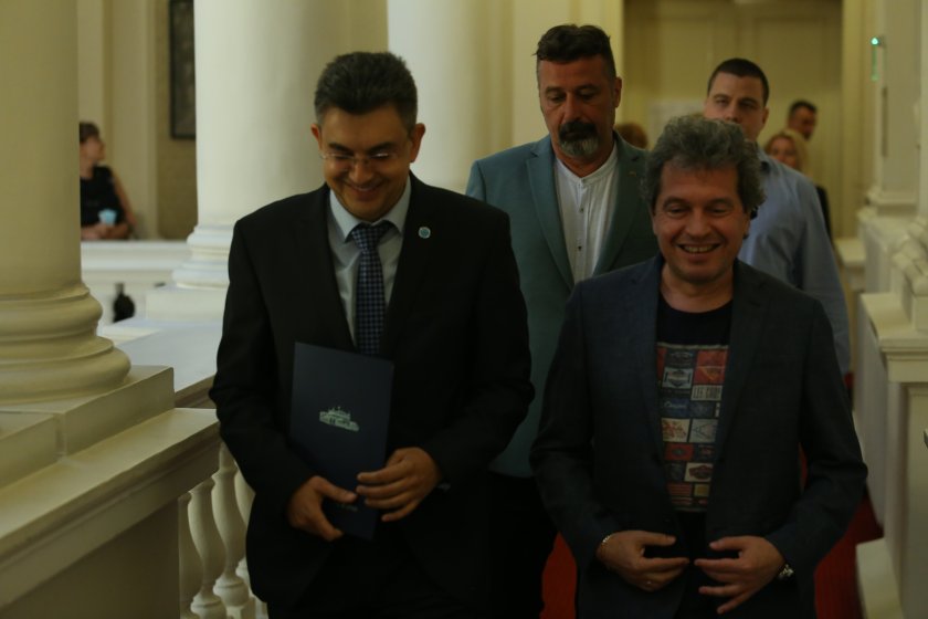 Ключов ден за бъдещето на проектокабинета на Има такъв народ.