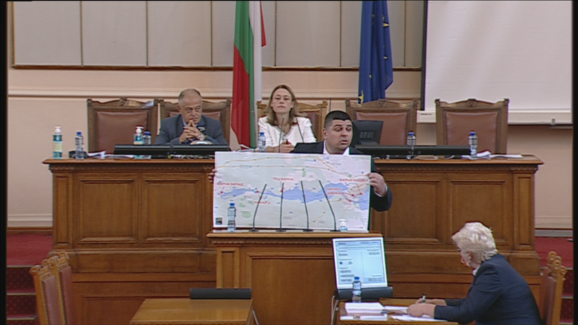 Спор между Демократична България и ДПС възникна по време на