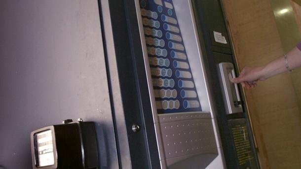 Млад мъж е задържан за серия кражби от кафе-вендинг автомати