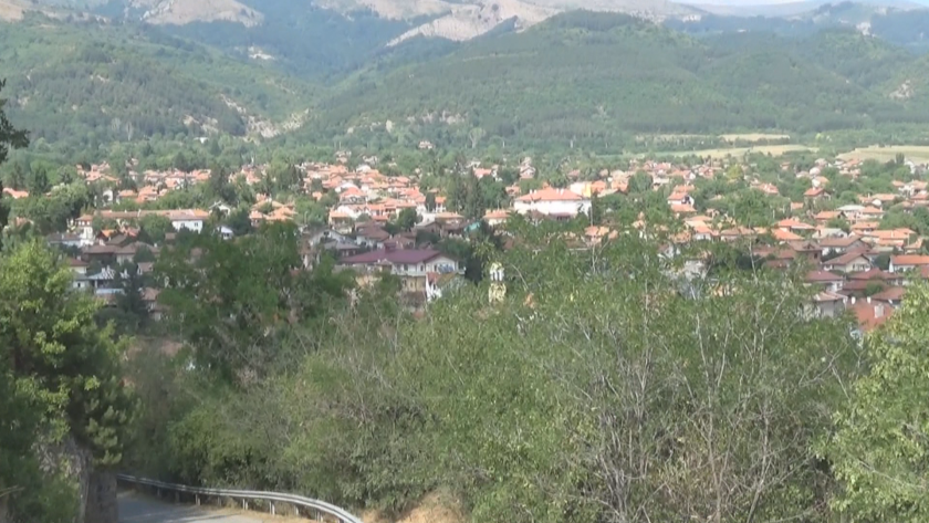 Село Мирково отпразнува днес своя 30-годишен юбилей от обявяването си