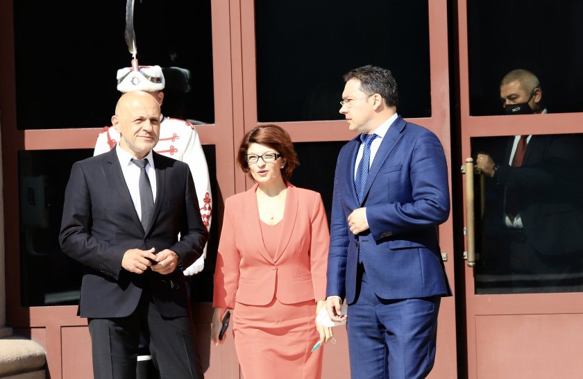 От ГЕРБ-СДС върнаха мандата, очертаха три сценария оттук-нататък